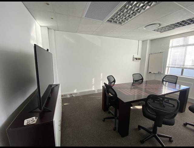 117M² OFFICE TO LET IN STEENBERG